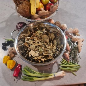 Jamaican cow tongue callaloo leaves dried 50g - high iron nutritional herb